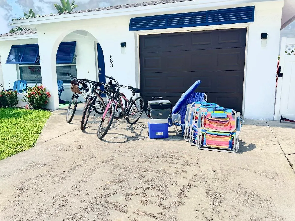 Aqua Blue! Only 1 Mile To The Beach! Heated Pool, Fenced In Yard & Pet Friendly!