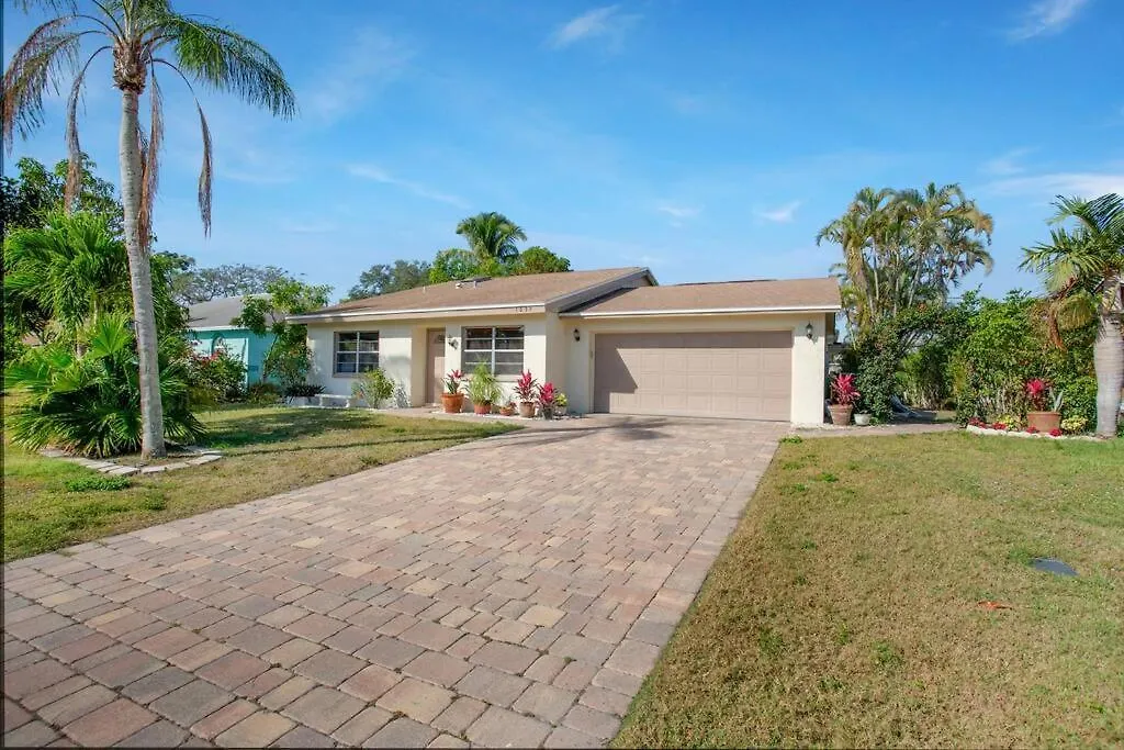 Oasis Villa North Naples