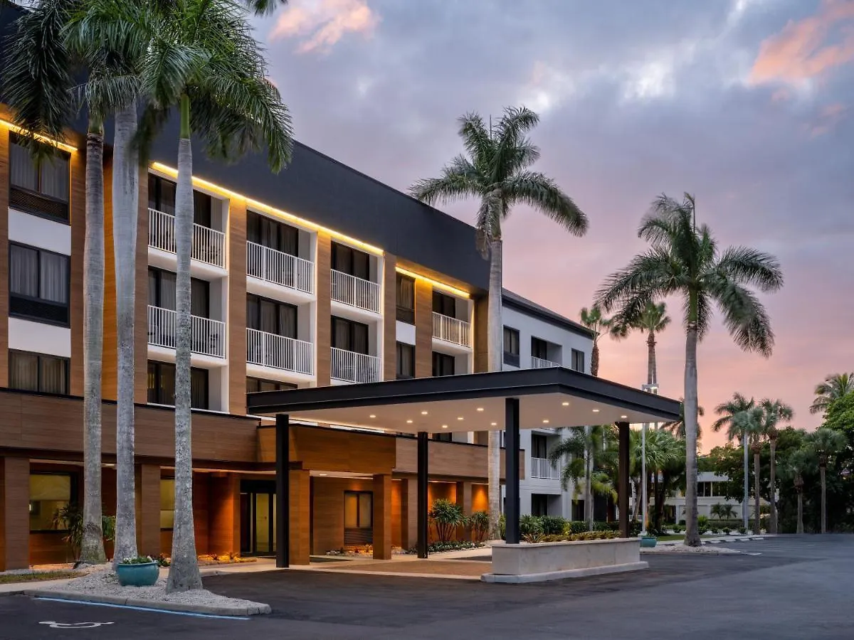 Hotel Courtyard By Marriott - North Naples