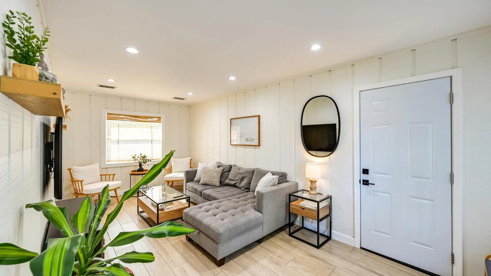 Modern Duplex About 7 Mi To Beach! *