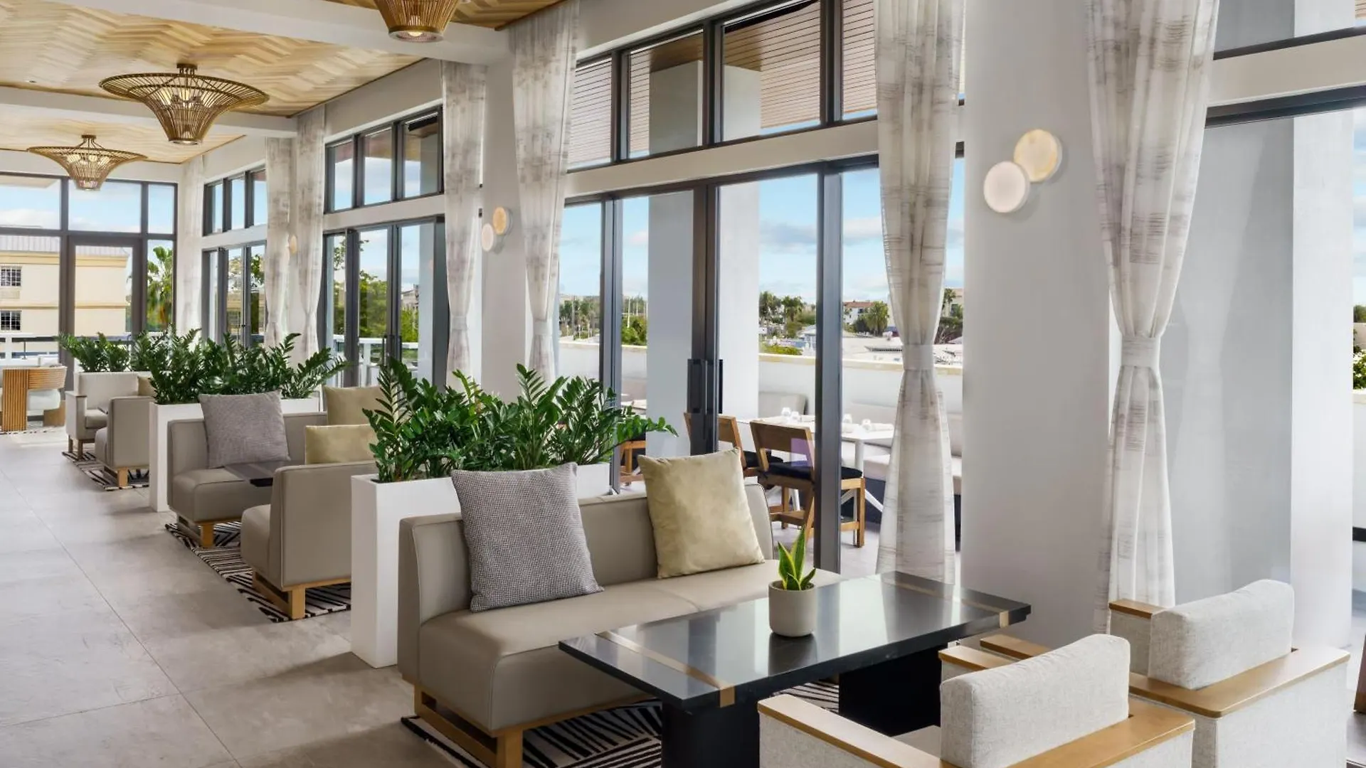 Ac By Marriott 5th Avenue 4* North Naples