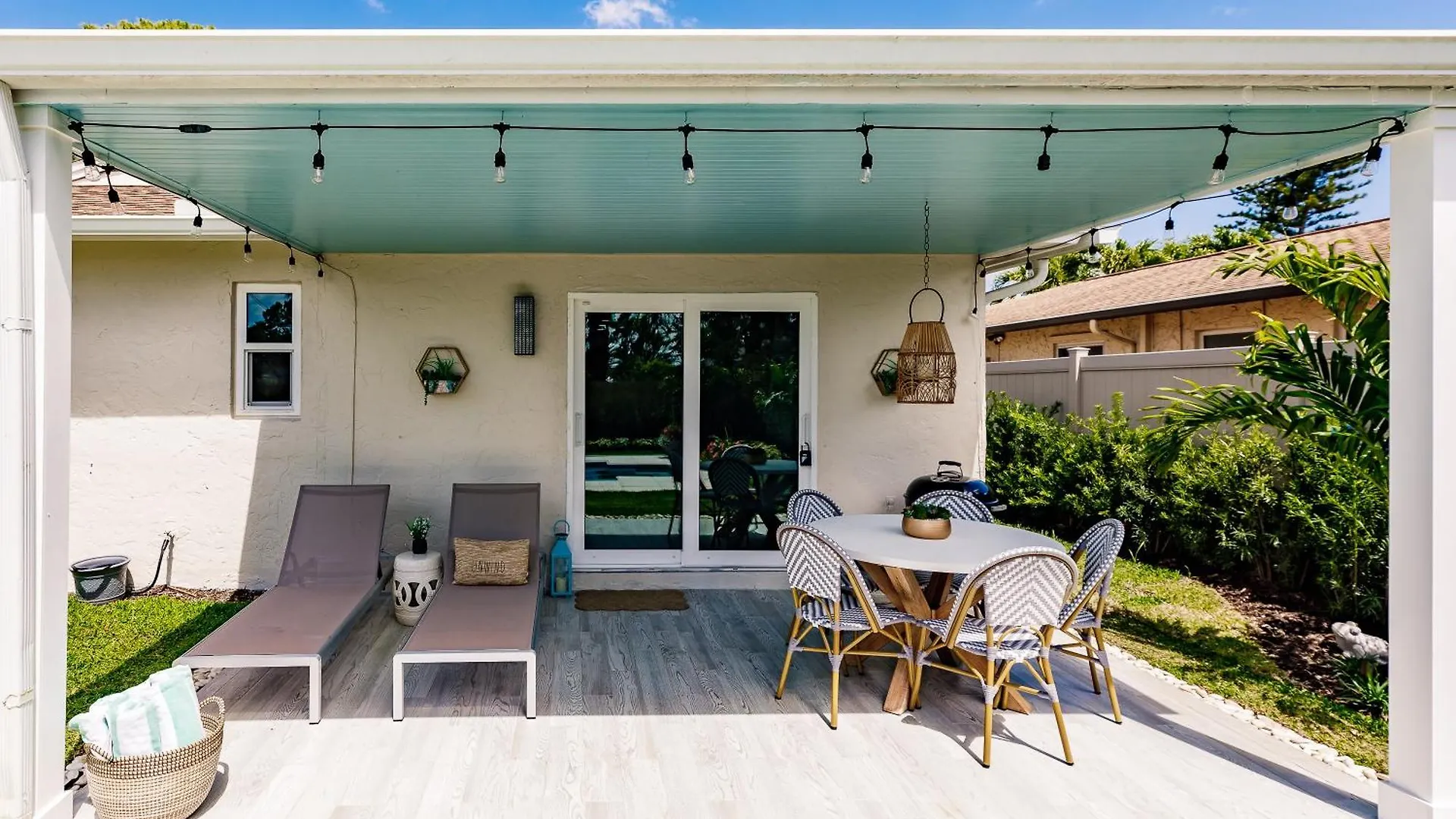 Retreat Bike To Beach! 4 Bed 2 Bath * North Naples