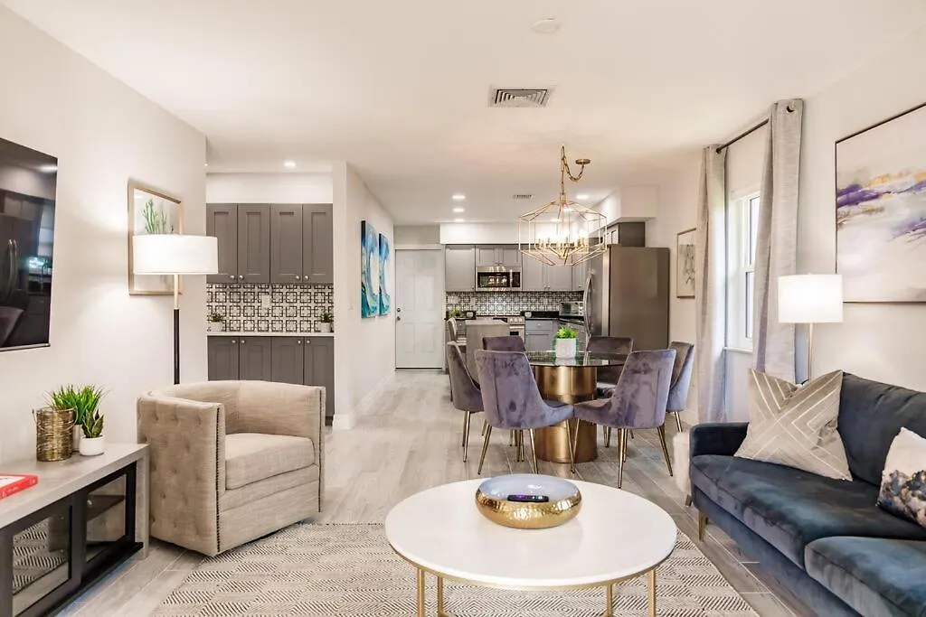 Retreat Bike To Beach! 4 Bed 2 Bath