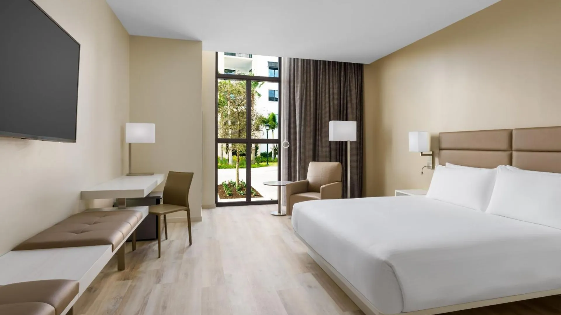 Ac By Marriott 5th Avenue 4*