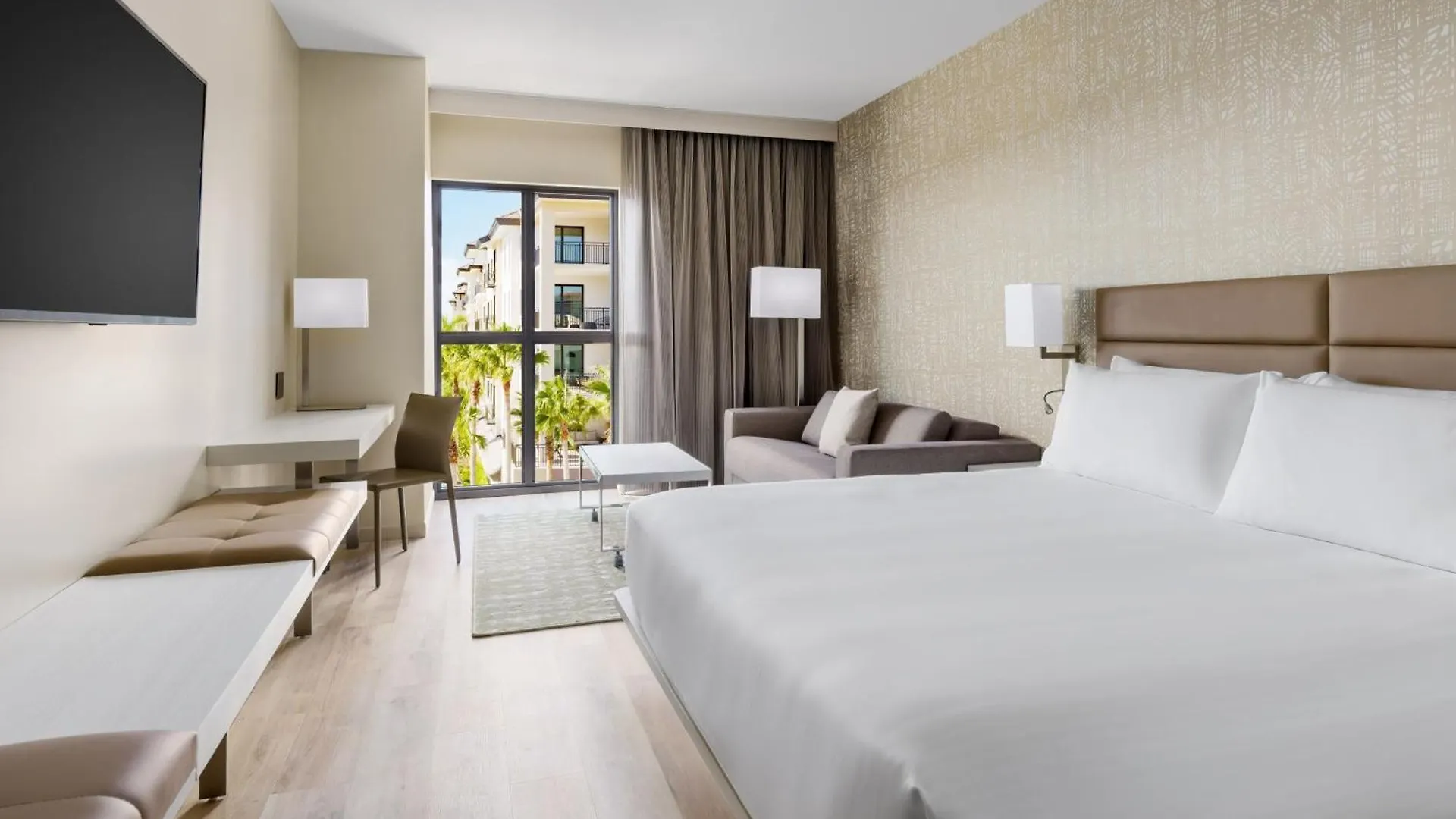 Ac By Marriott 5th Avenue 4* North Naples