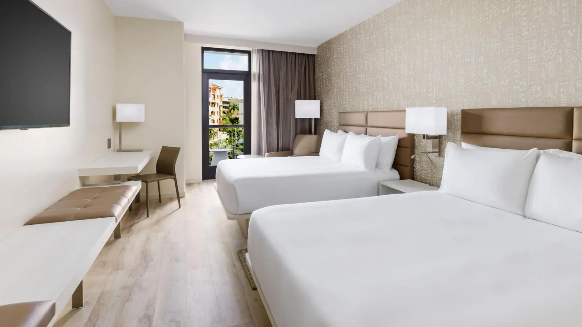 Ac By Marriott 5th Avenue 4* North Naples