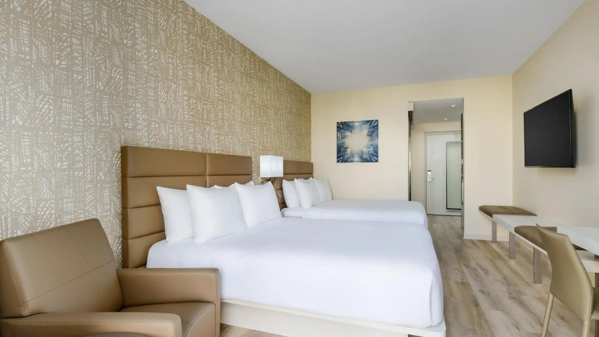 Ac By Marriott 5th Avenue Hotel North Naples