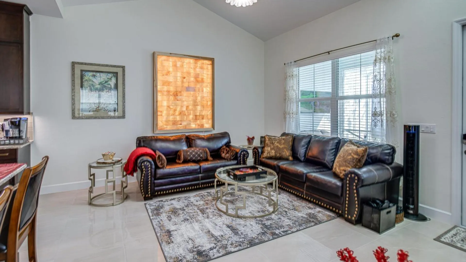 Beautiful Getaway With Pool Access! Naples