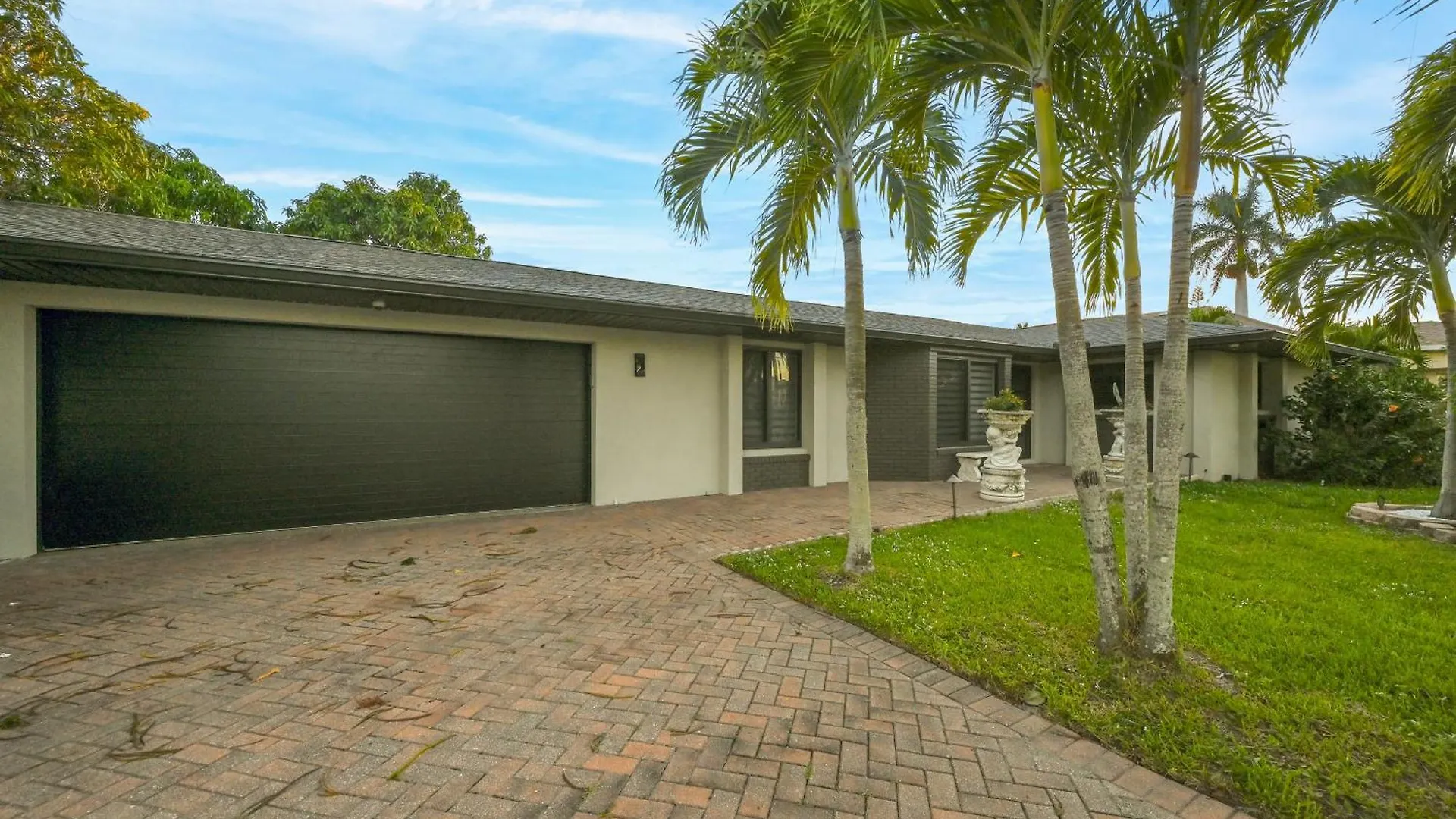 Holiday home Tropical Hideaway - 1 Mi To Beaches! Naples