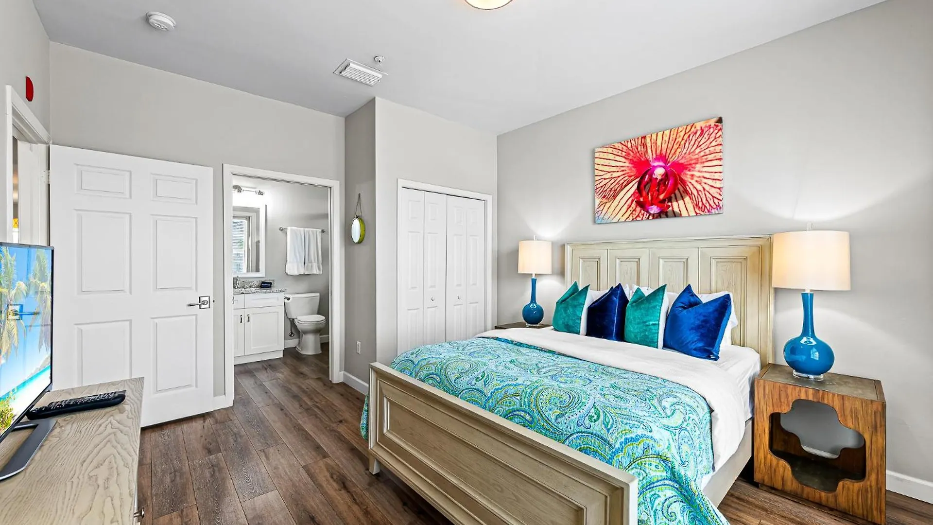 Solterra, Luxury Condo, Resort Pool In Greenlinks *