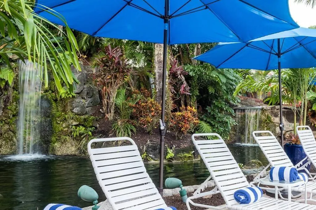 Park Shore Beautiful Floor 2bed 2bath * North Naples