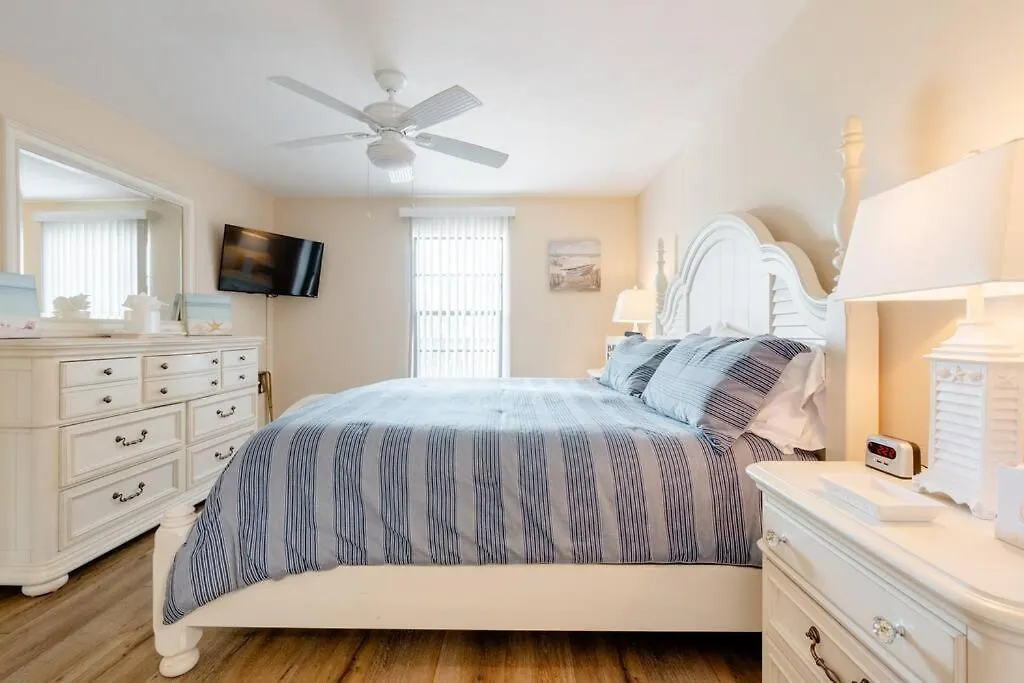 Park Shore Beautiful Floor 2bed 2bath North Naples