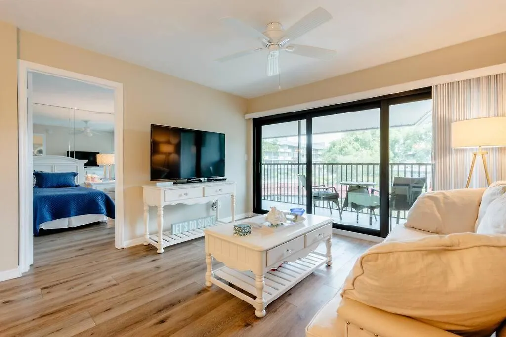 Διαμέρισμα Park Shore Beautiful Floor 2bed 2bath *