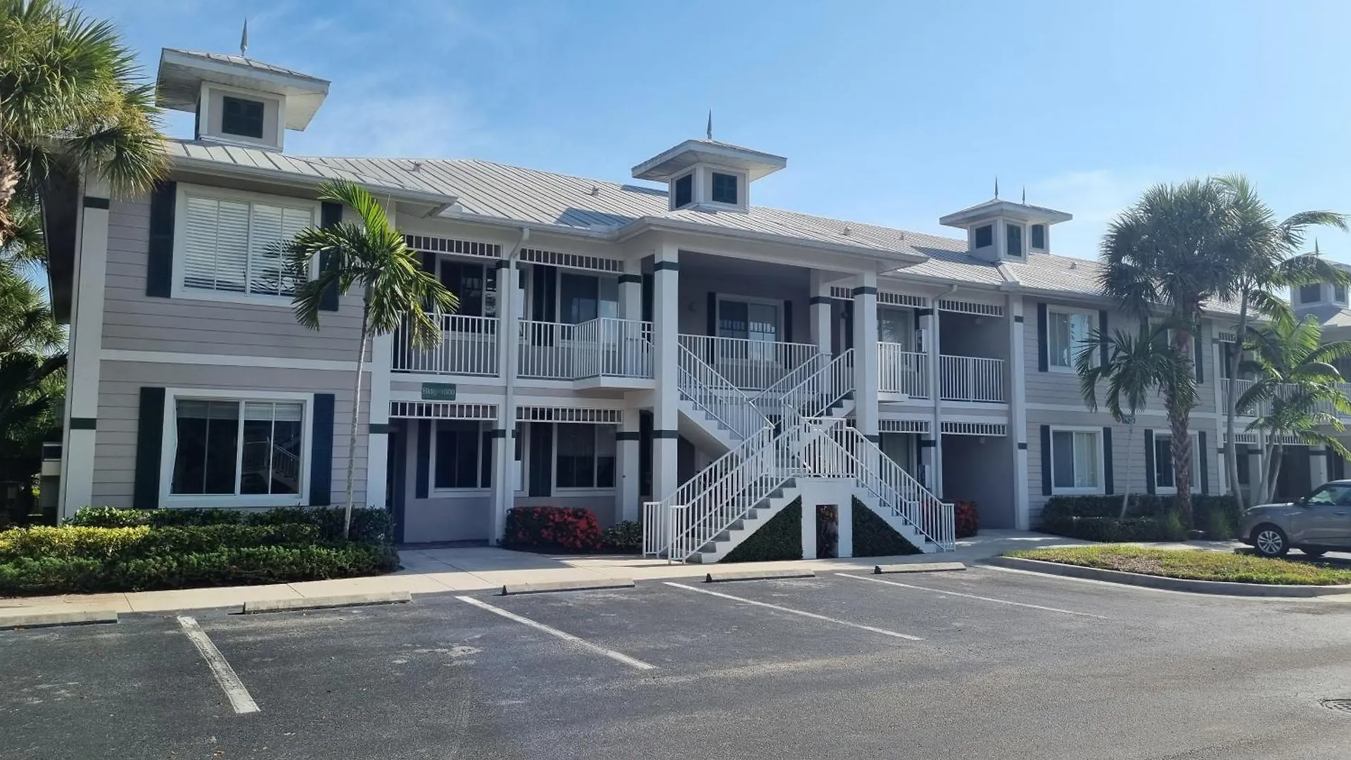 Stunning 2-bedroom Den In Greenlinks