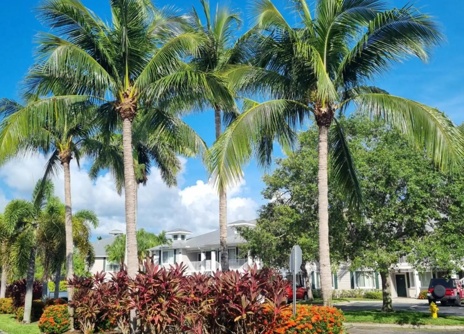 Stunning 2-bedroom Den In Greenlinks Apartment Naples