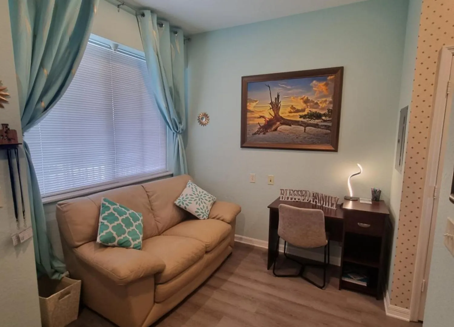 Stunning 2-bedroom Den In Greenlinks Apartment