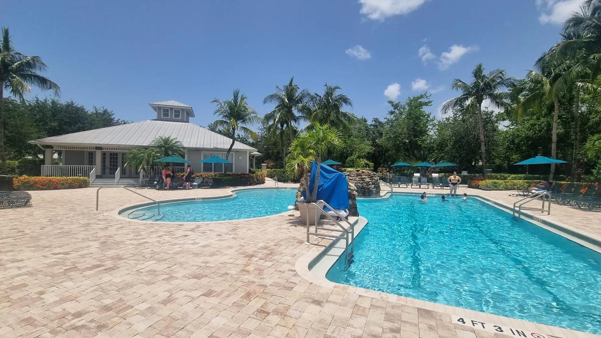 Apartment Stunning 2-bedroom Den In Greenlinks Naples
