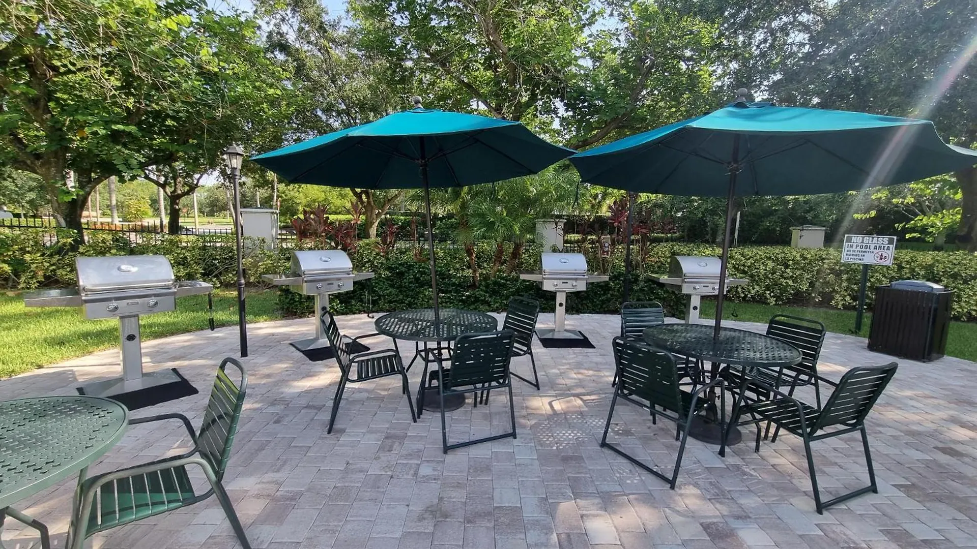 Stunning 2-bedroom Den In Greenlinks