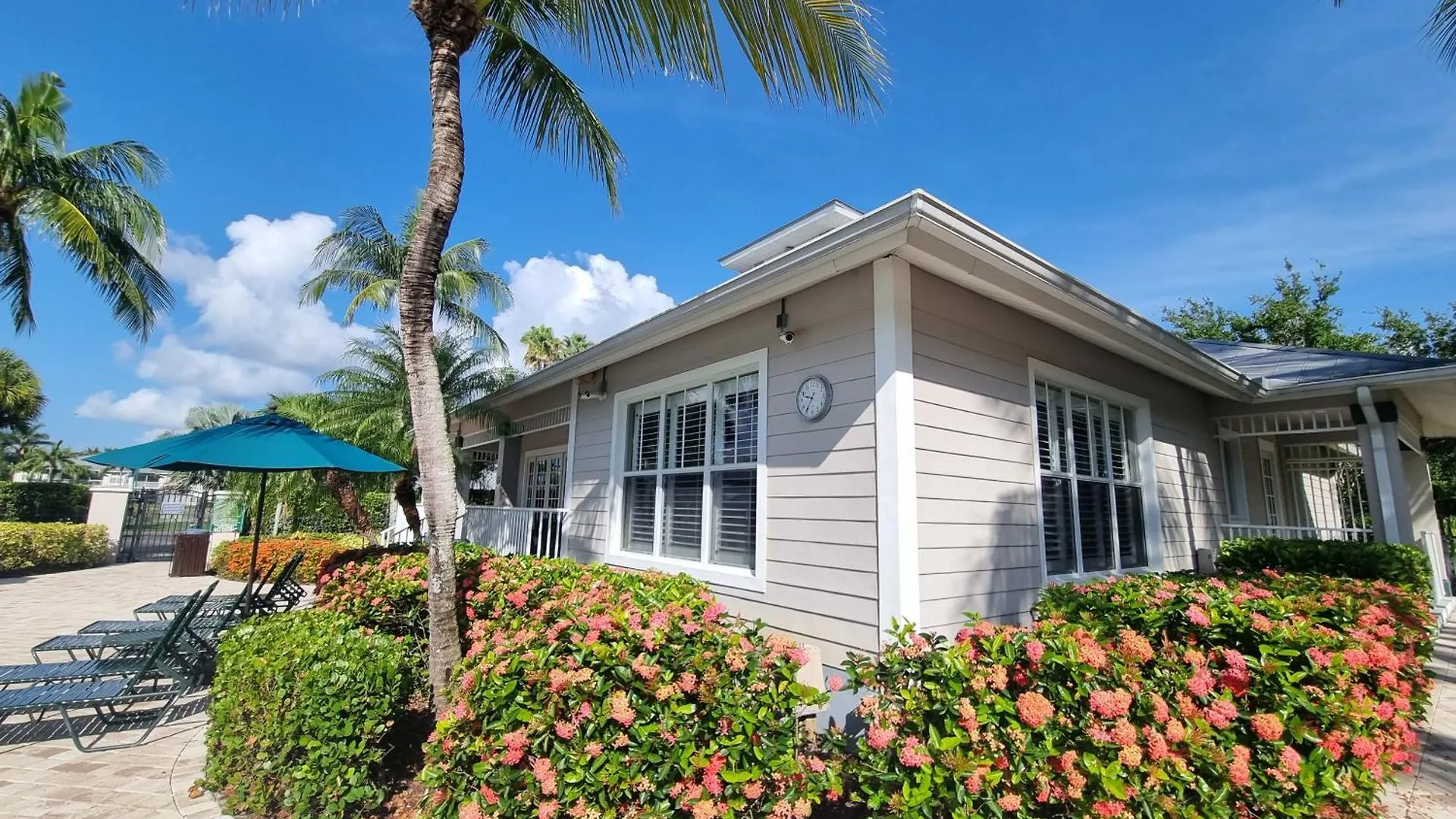 Stunning 2-bedroom Den In Greenlinks