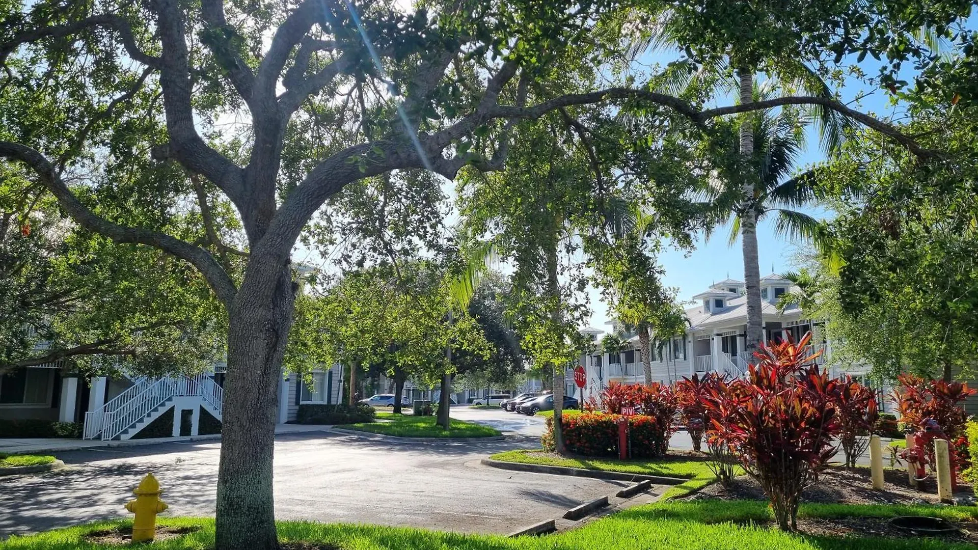 Apartment Stunning 2-bedroom Den In Greenlinks Naples
