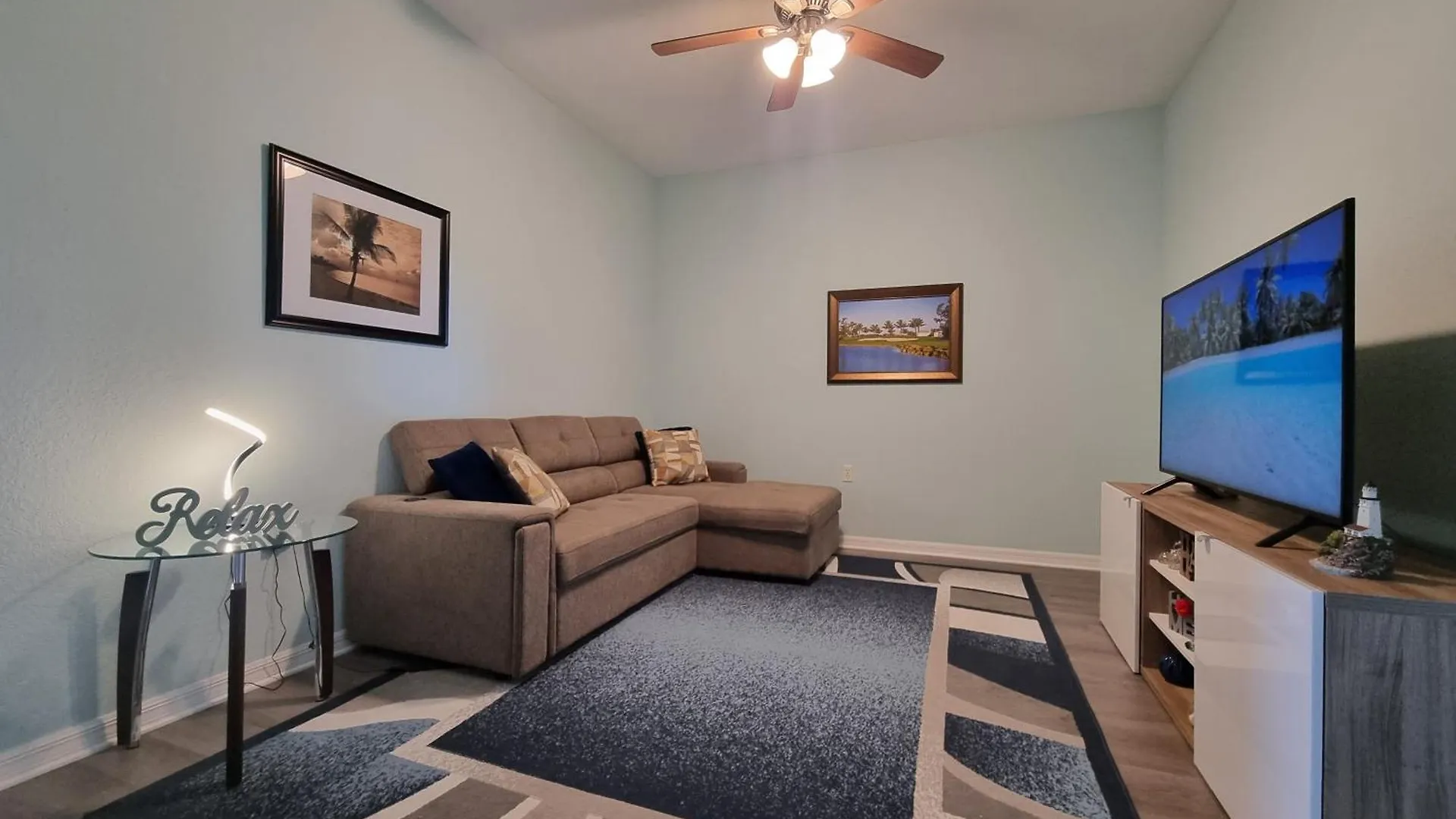 Stunning 2-bedroom Den In Greenlinks Apartment *