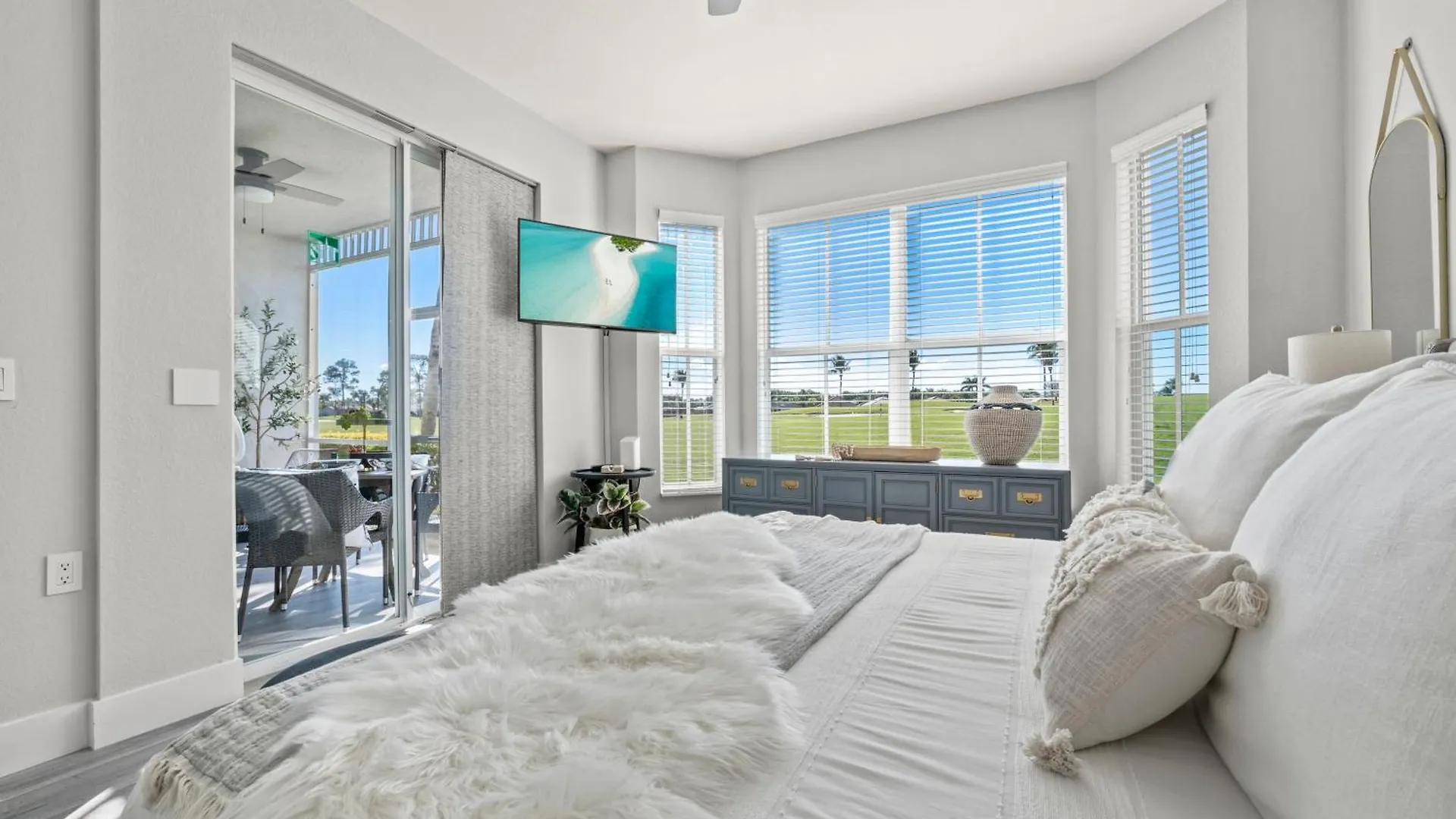 Serene Retreat: Golf-resort Pool-tennis-gym Naples