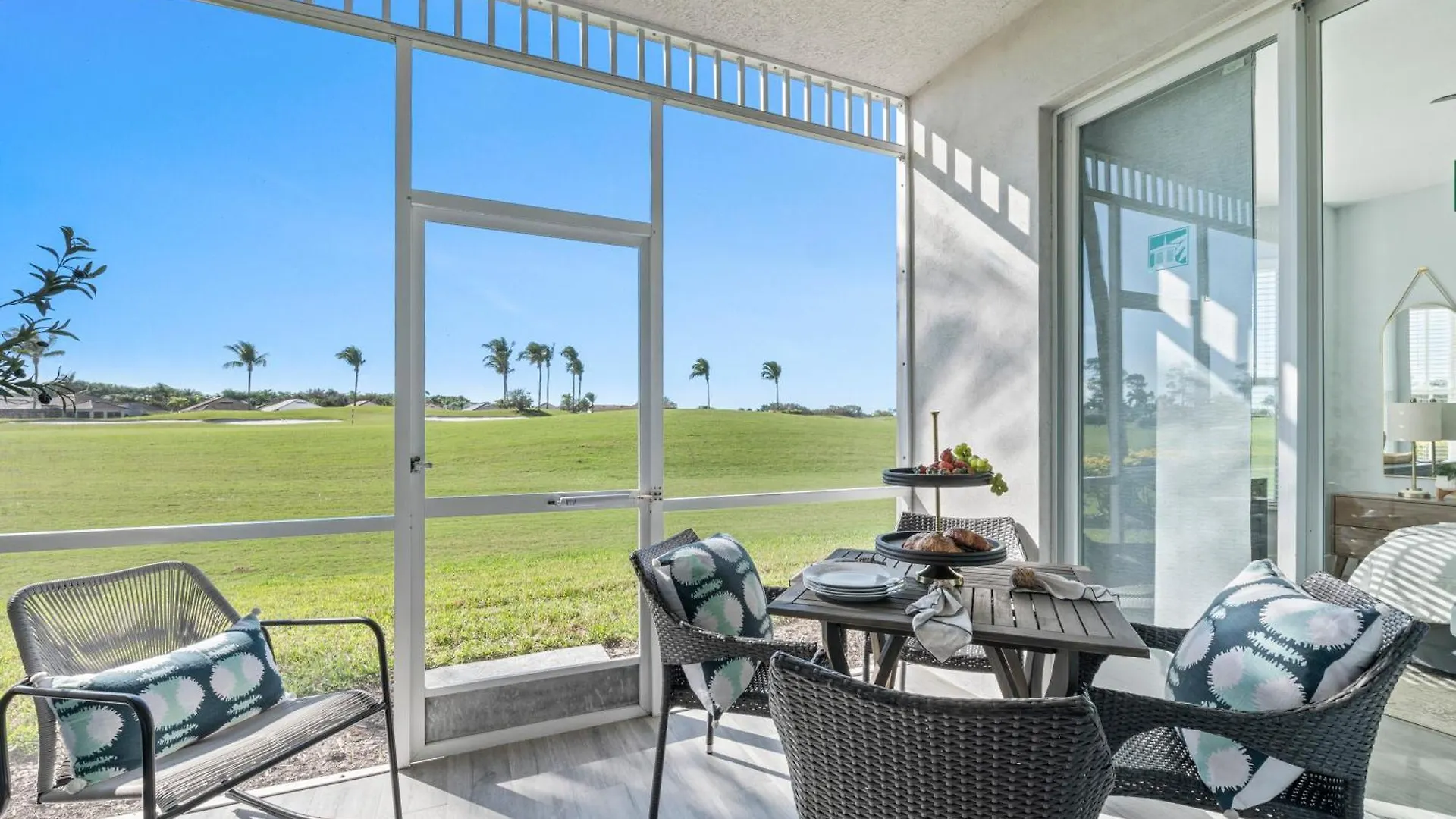 Serene Retreat: Golf-resort Pool-tennis-gym Apartment