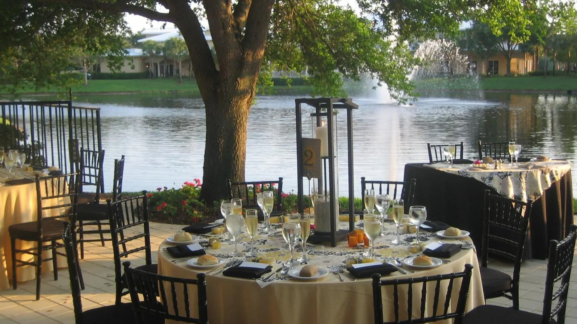 Hotel At Pelican Bay 4*