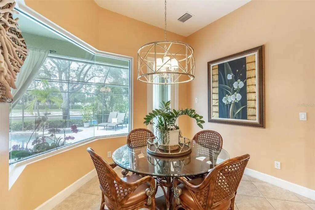 The Hideaway! Villa Naples