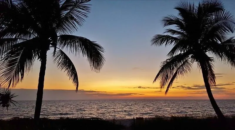 Amazing With Hot Tub Jacuzzi, Bbq, Pool Table - 1 Mile To Beach!