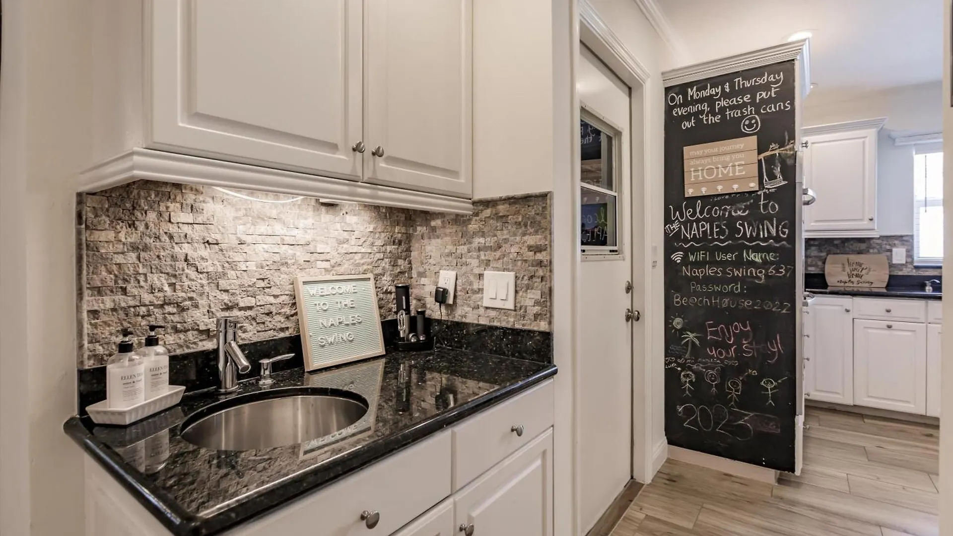 Amazing With Hot Tub Jacuzzi, Bbq, Pool Table - 1 Mile To Beach!