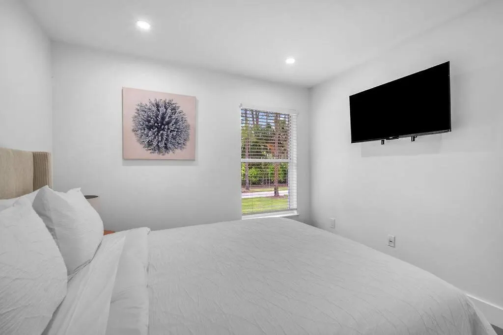Escape, 2 Villas, Pickleball, Basketball, Heated Pool & Spa, Game * Naples