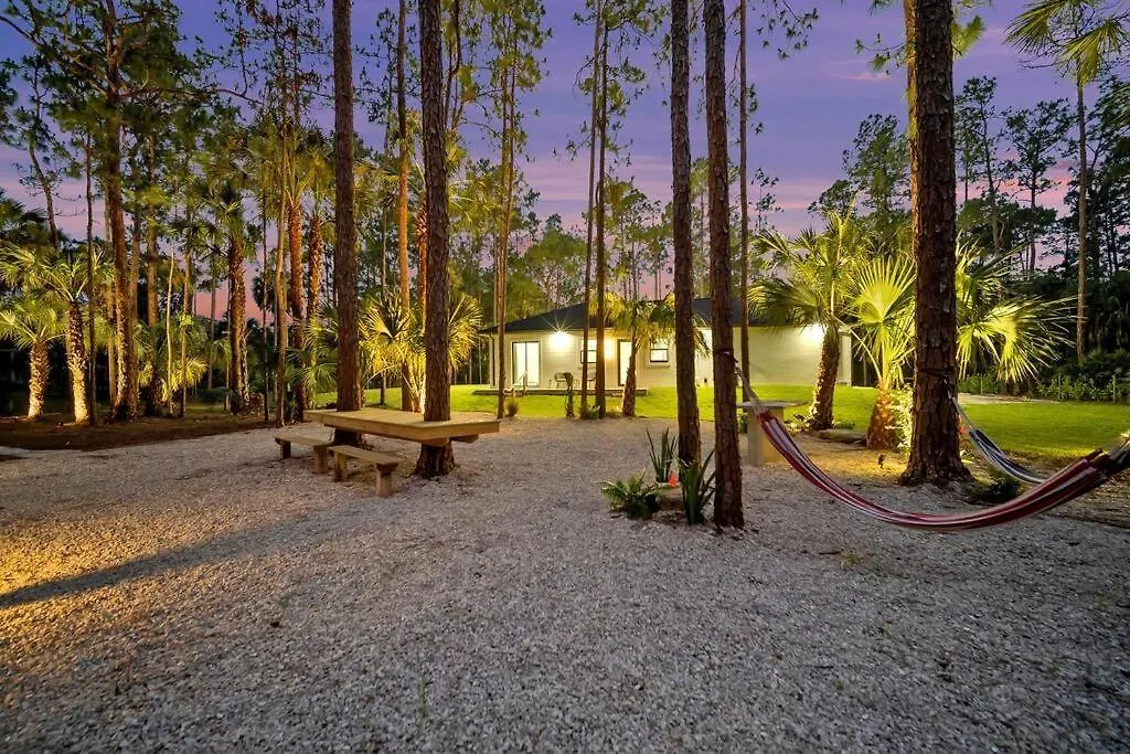 Escape, 2 Villas, Pickleball, Basketball, Heated Pool & Spa, Game Villa *