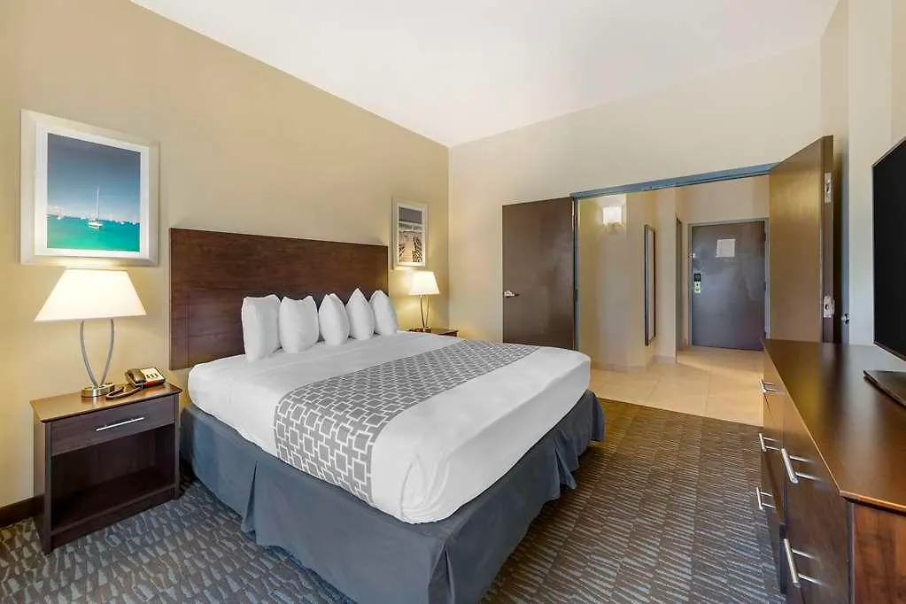 Hotel Western Plaza 3*