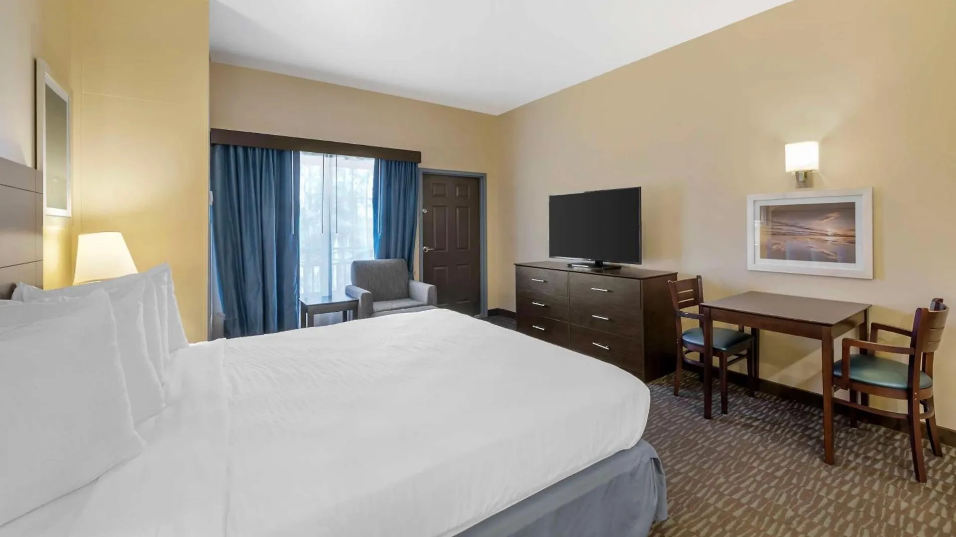 Western Plaza 3*