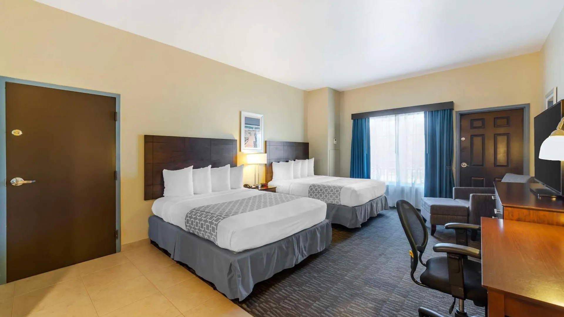 Western Plaza 3* North Naples