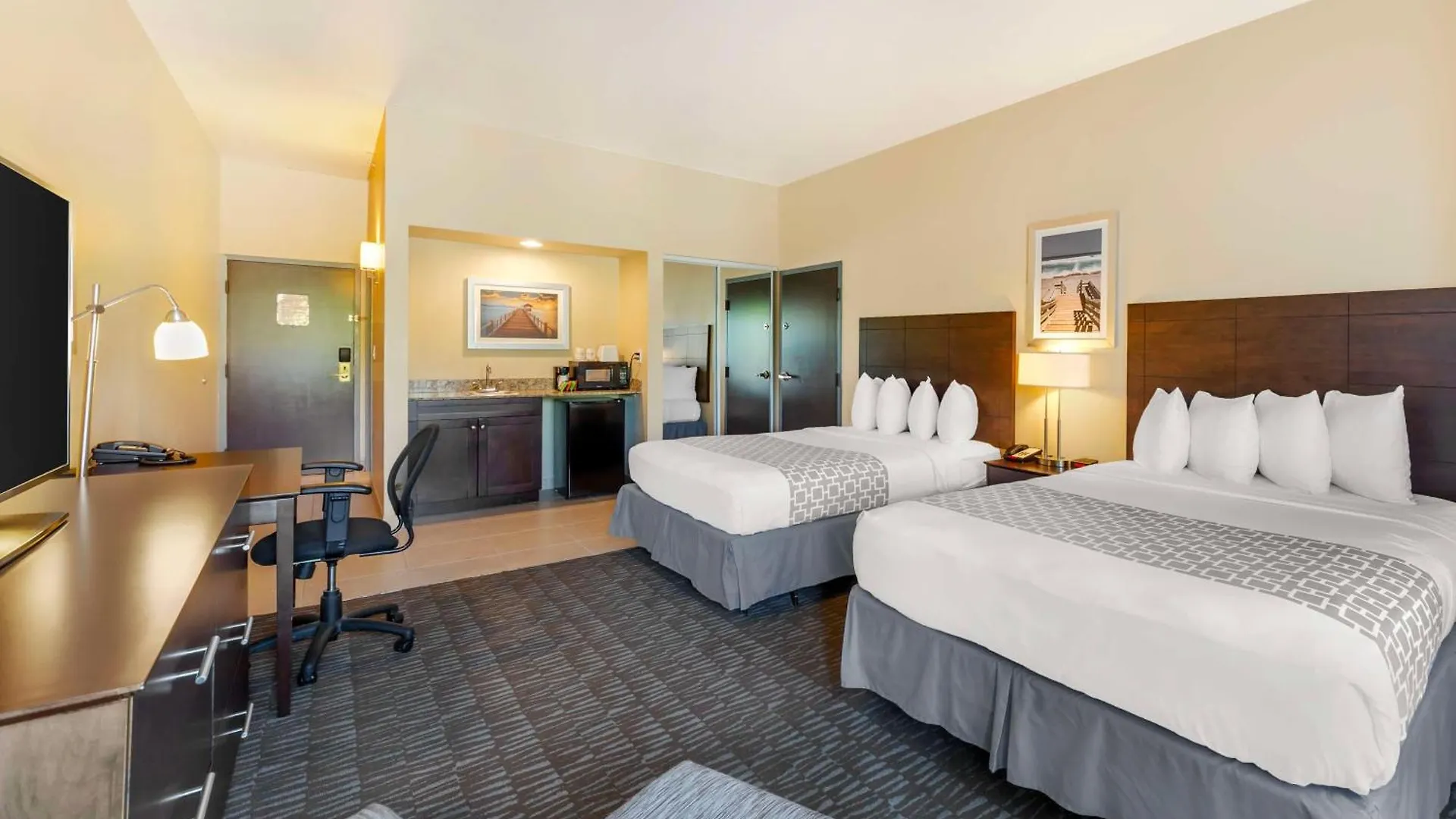 Hotel Western Plaza