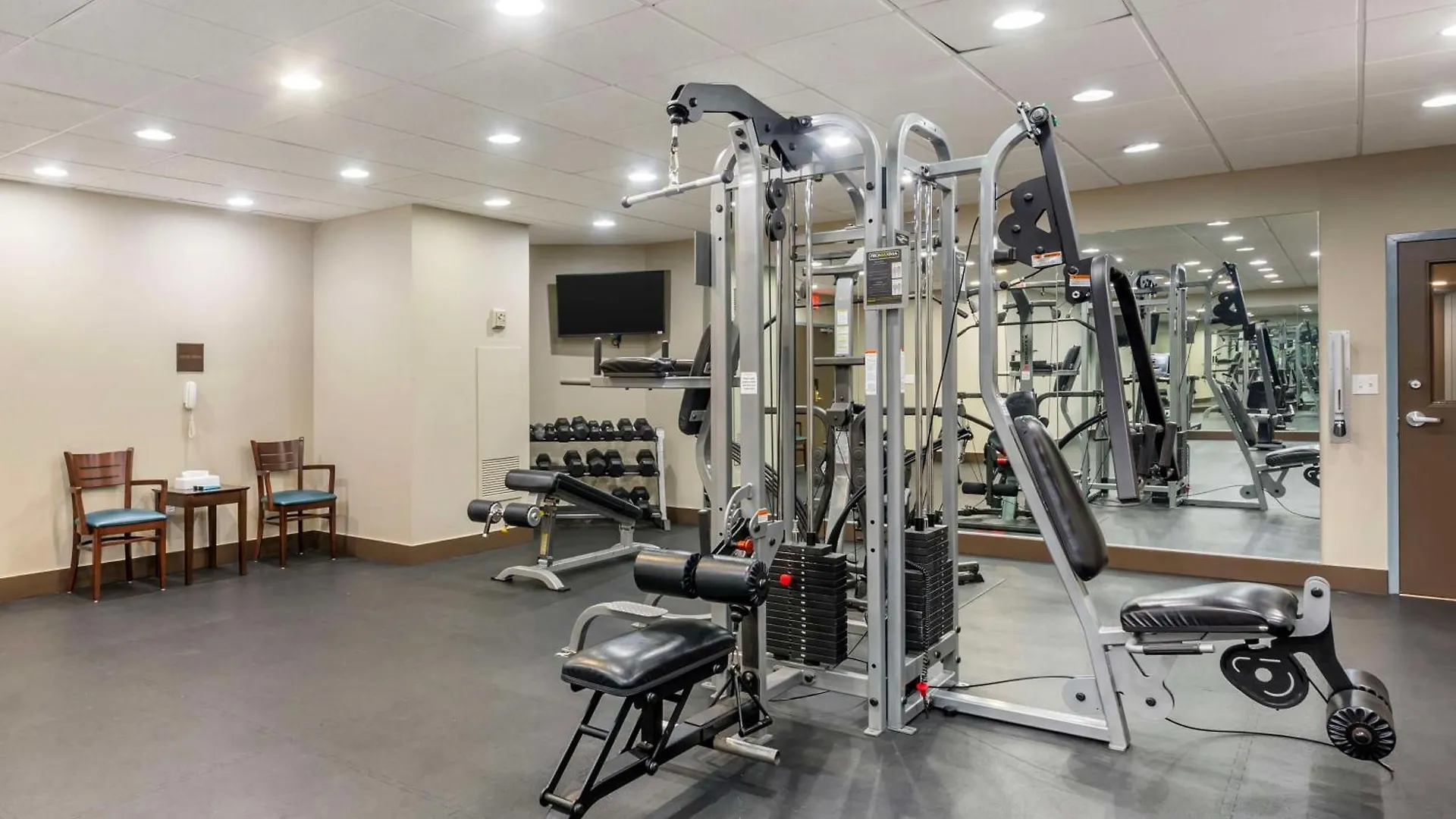 Western Plaza Hotel 3*