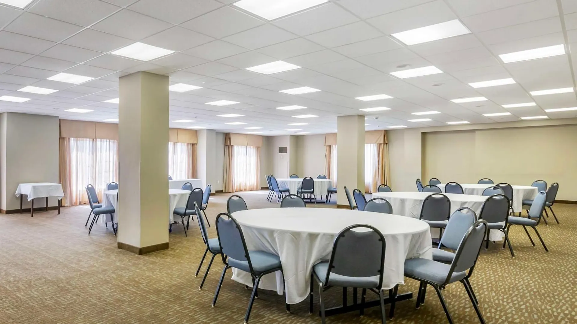 Western Plaza Hotel 3*