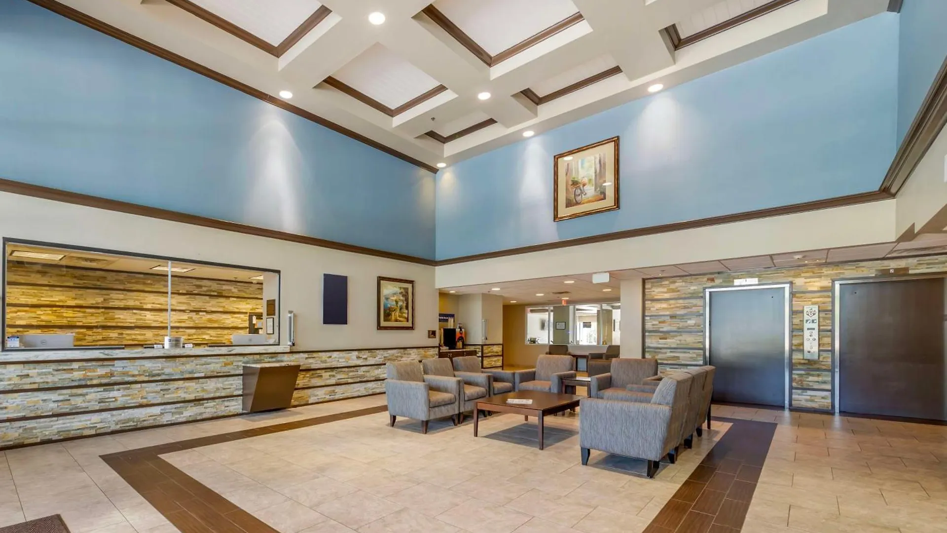 Hotel Western Plaza 3*