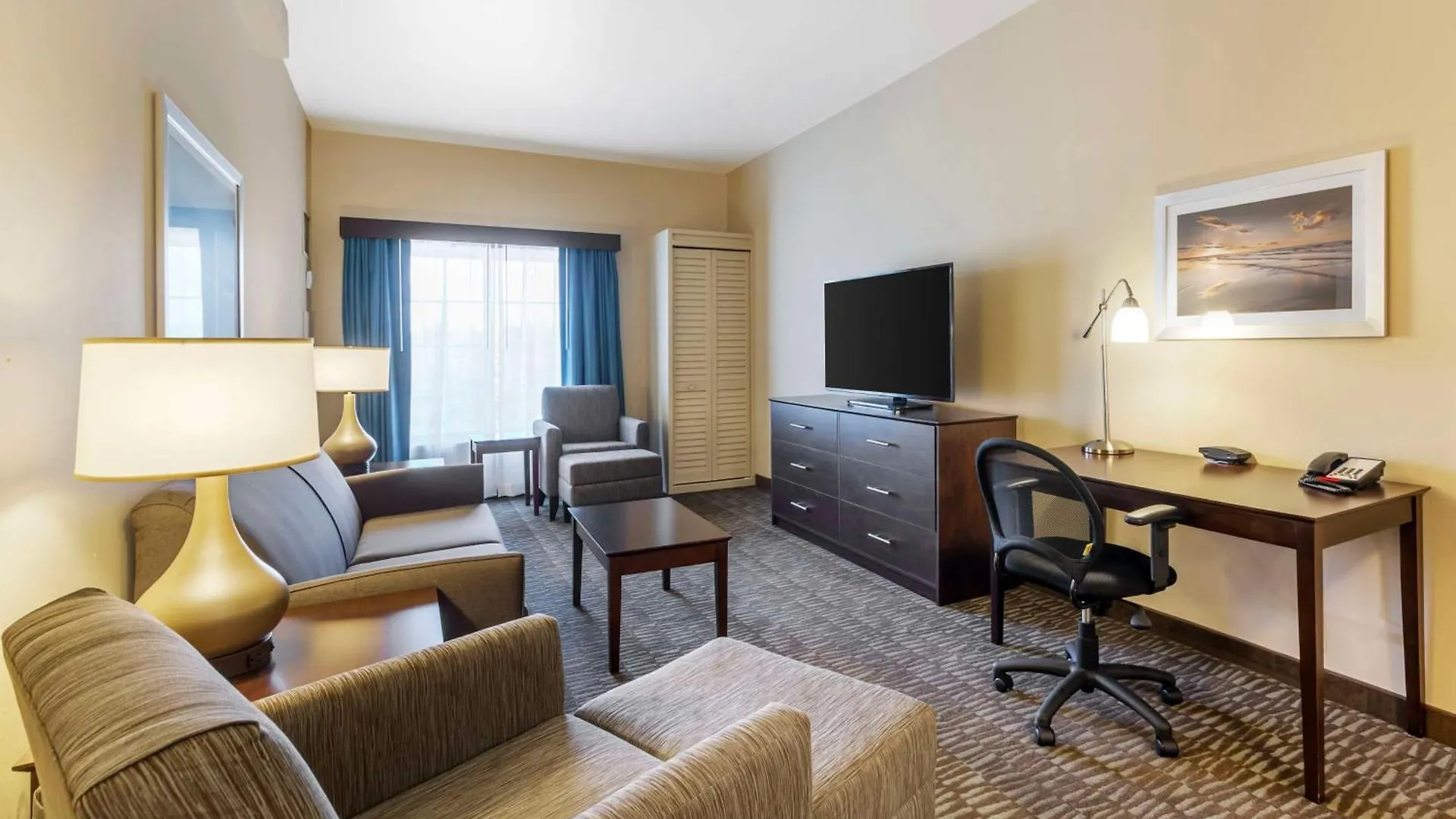 Hotel Western Plaza 3*