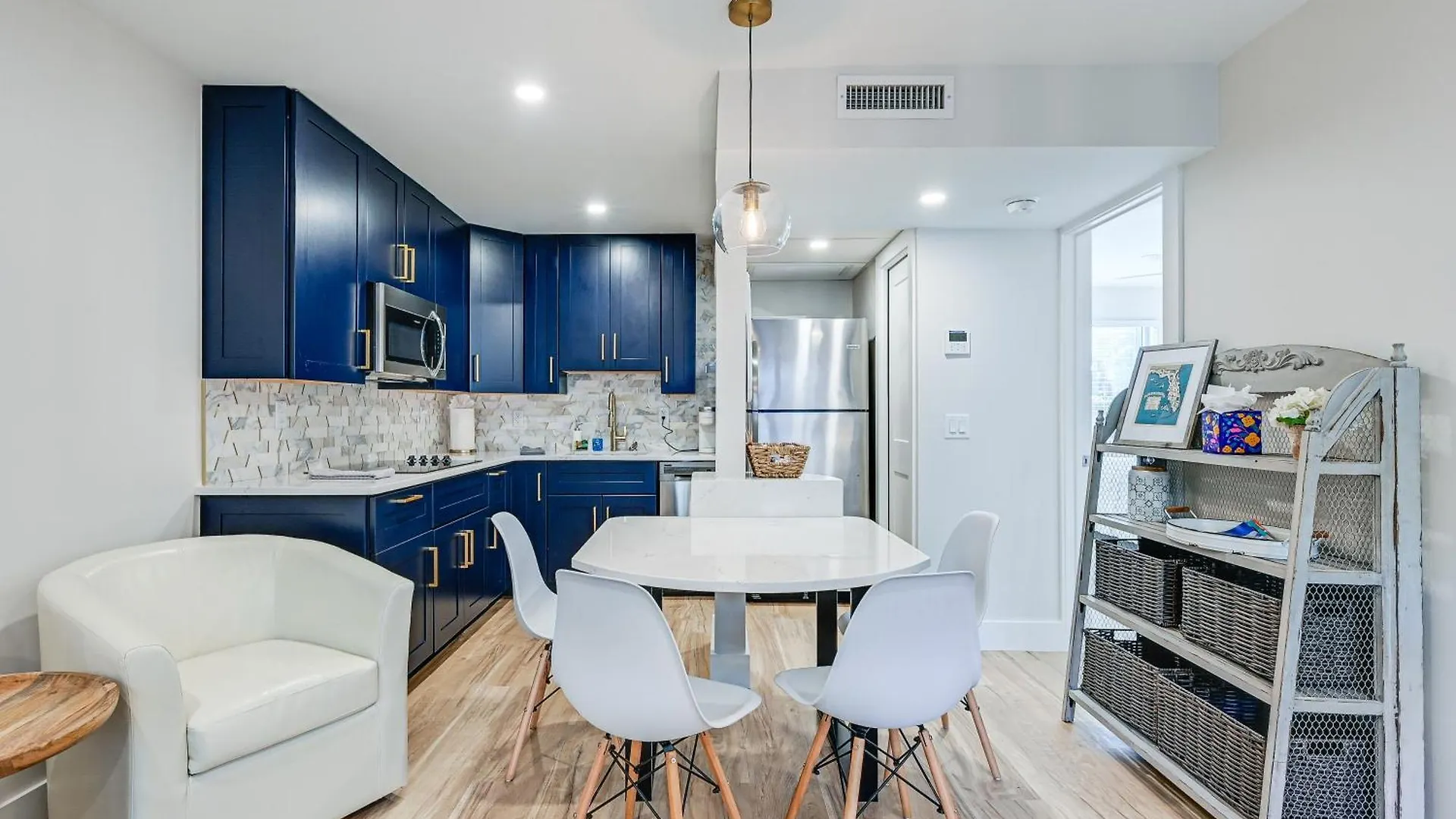 Sleek Coastal Abode 1 Block To Beach! *