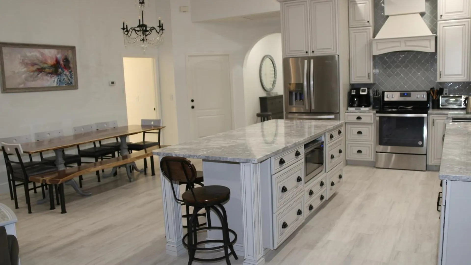 De Charme With Heated Salt Water Pool And