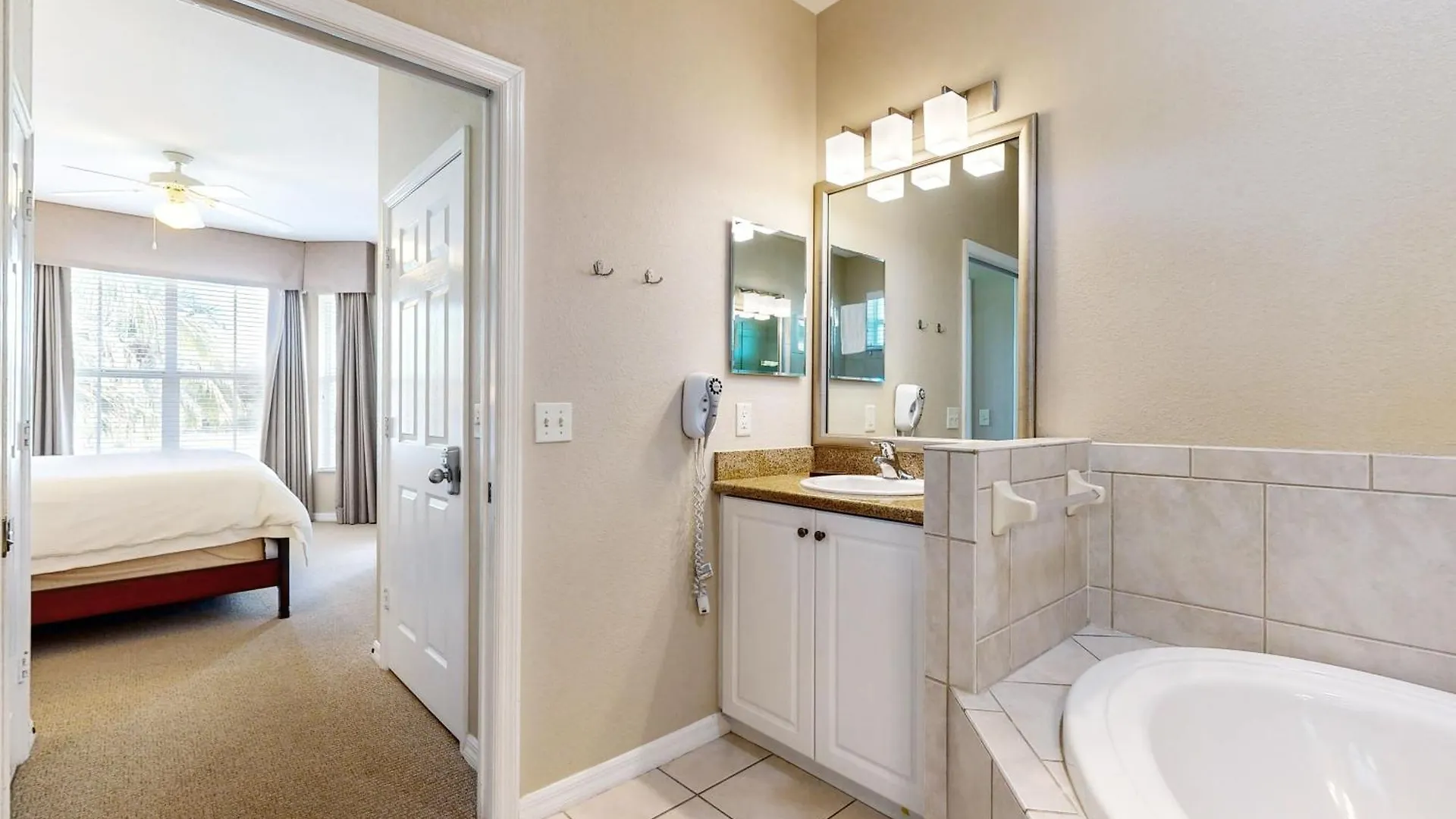 Greenlink 421 Apartment Naples