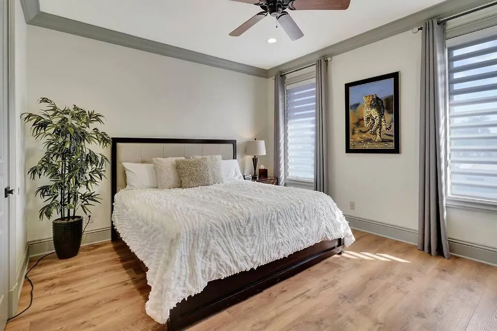 Luxury Estate Near Beaches & 5th Avenue Holiday home Naples