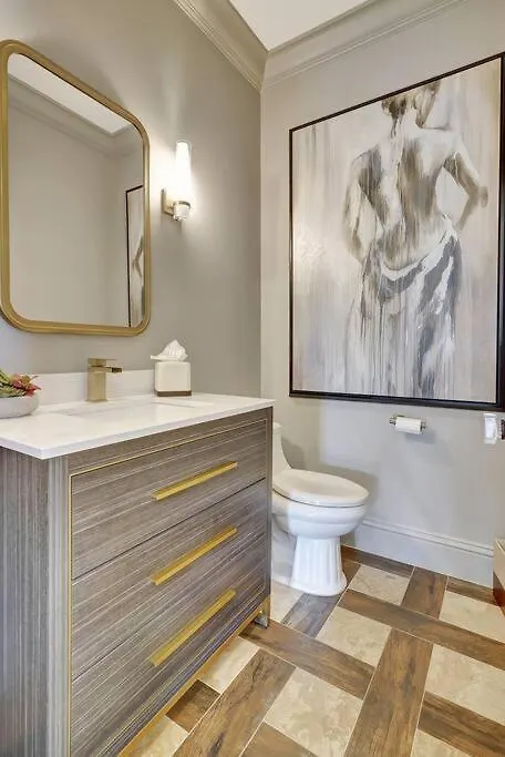 Luxury Estate Near Beaches & 5th Avenue *