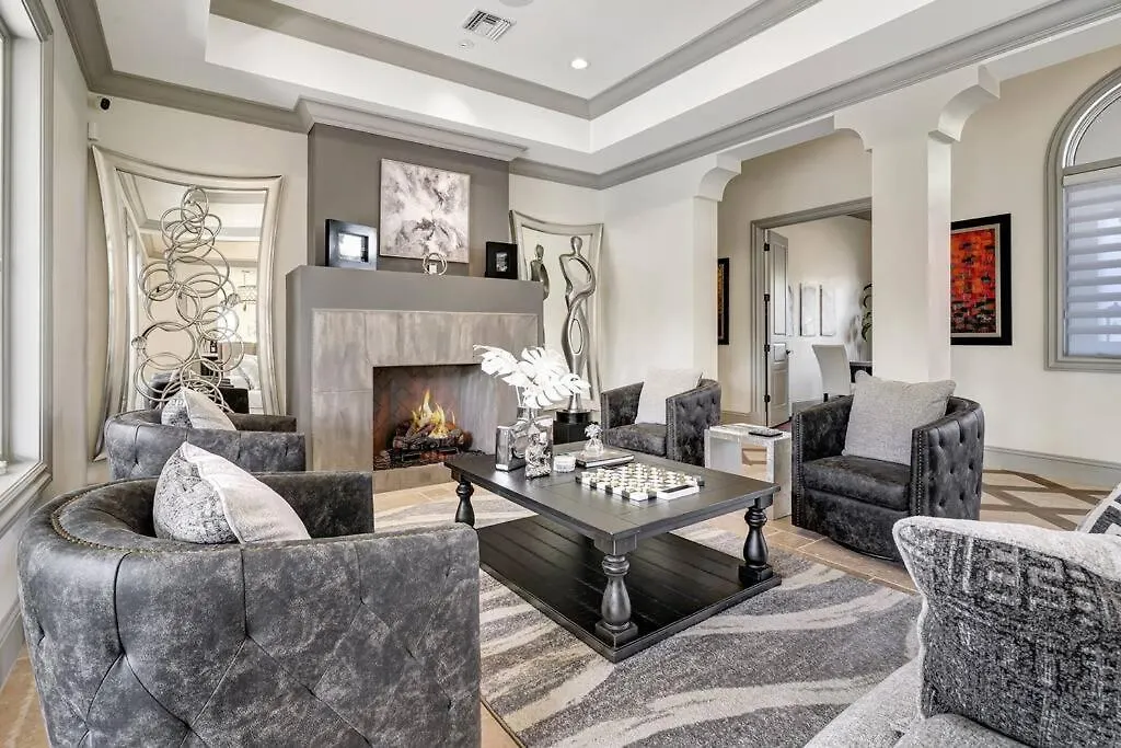 Luxury Estate Near Beaches & 5th Avenue Holiday home Naples