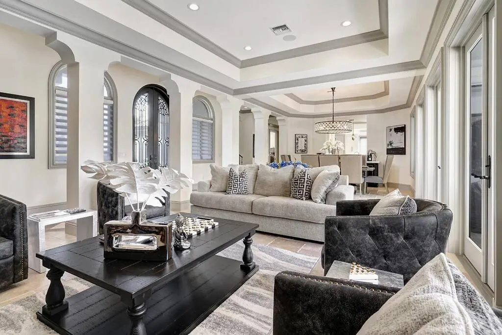 Luxury Estate Near Beaches & 5th Avenue * Naples