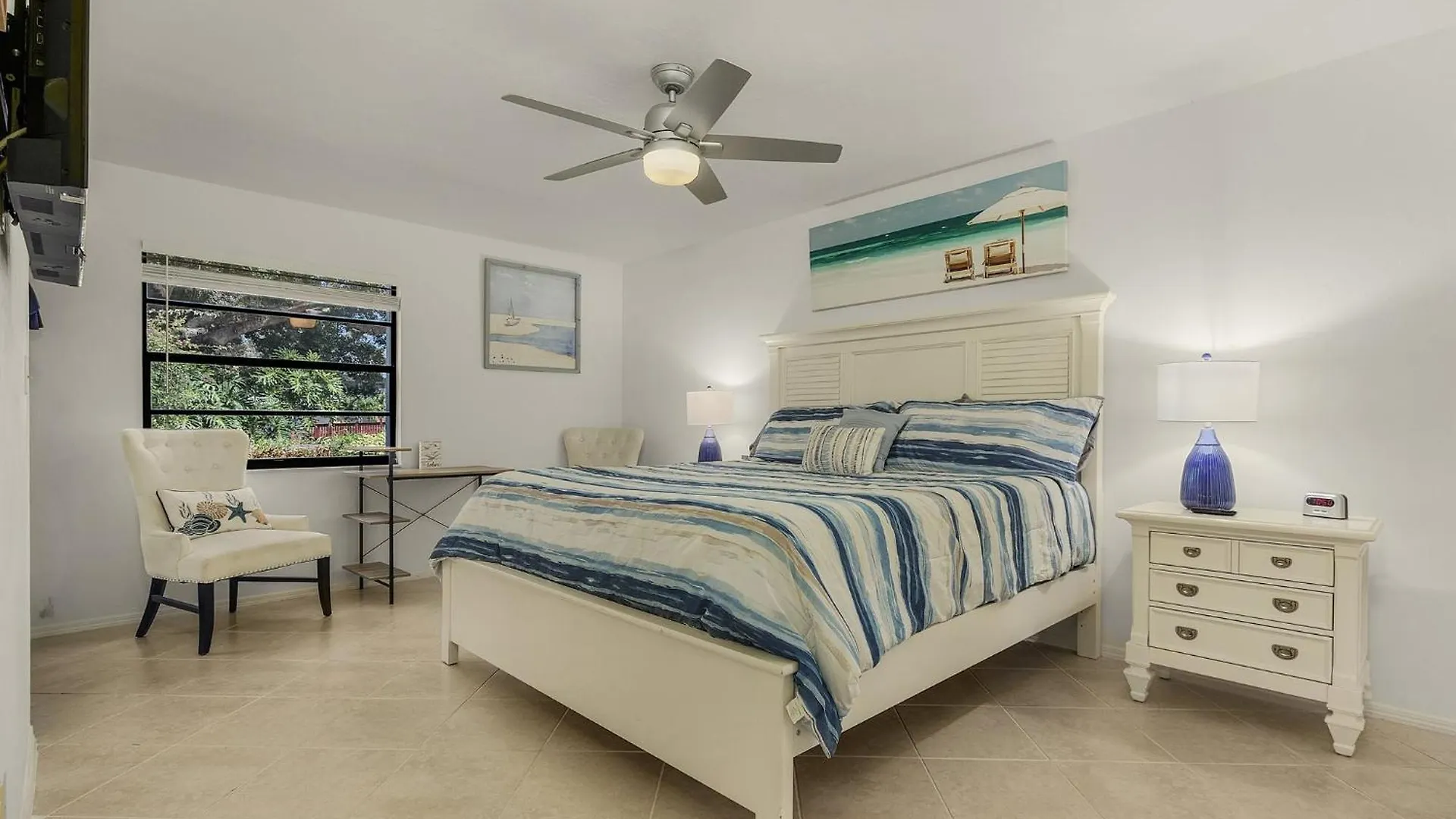 Park Shore Beautiful Deluxe 2 Bed 2bath * Naples