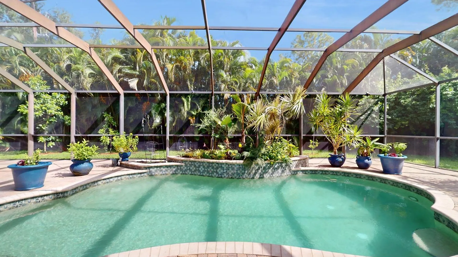 Pool Paradise *